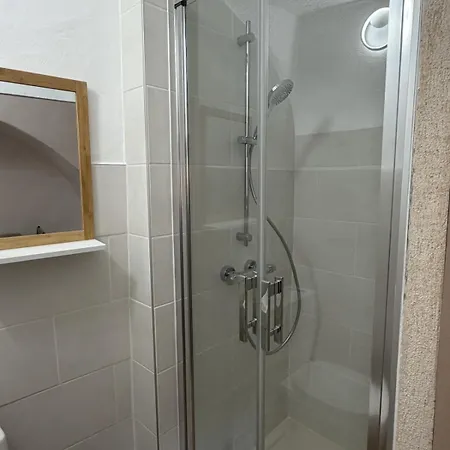 Voute Avec Jacuzzi Privatif, Treves, Cevennes * Treves